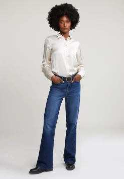 Fashion River Woods Beige klassieke blouse -
