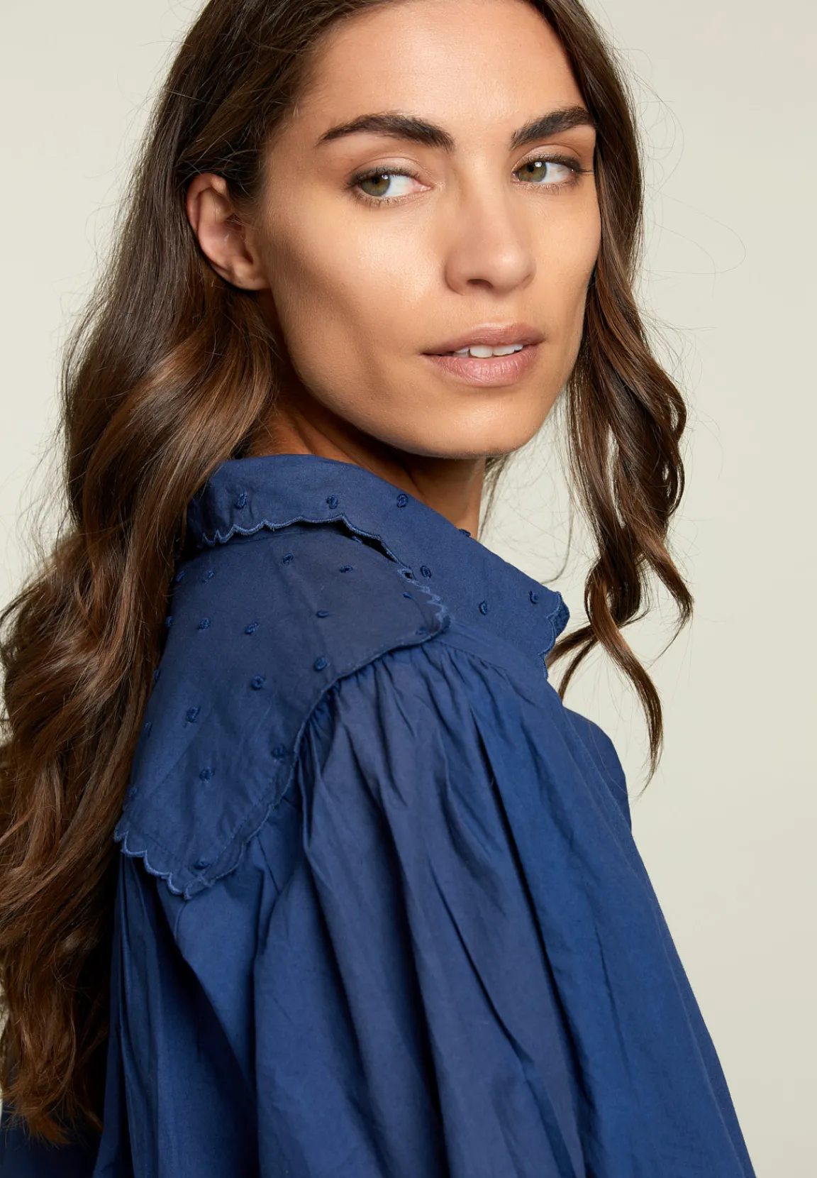 Discount River Woods Blauwe blouse met knopen -