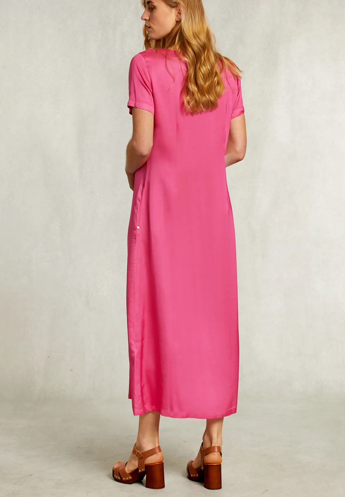 Best River Woods Fushia lange rechte V-hals jurk -