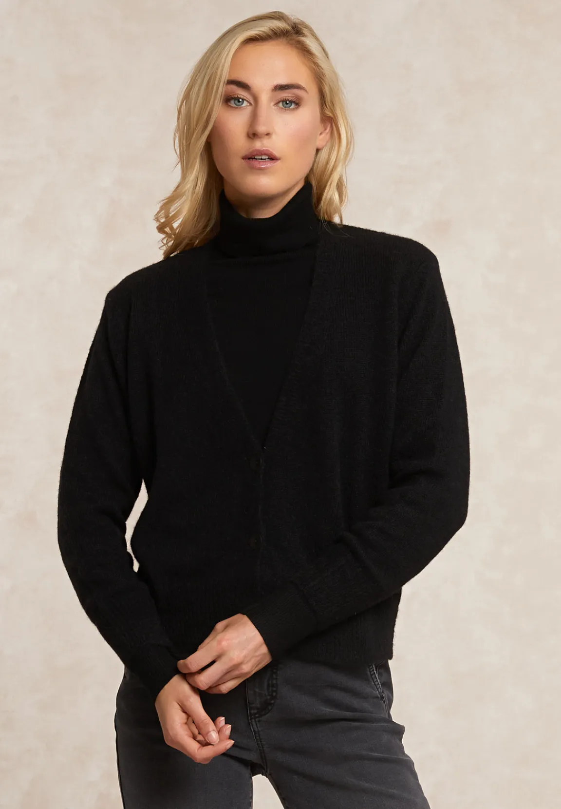 Best River Woods Geknoopte alpaca V-hals cardigan zwart -