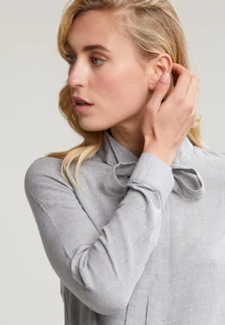 Fashion River Woods Grijze blouse kraag met strik -