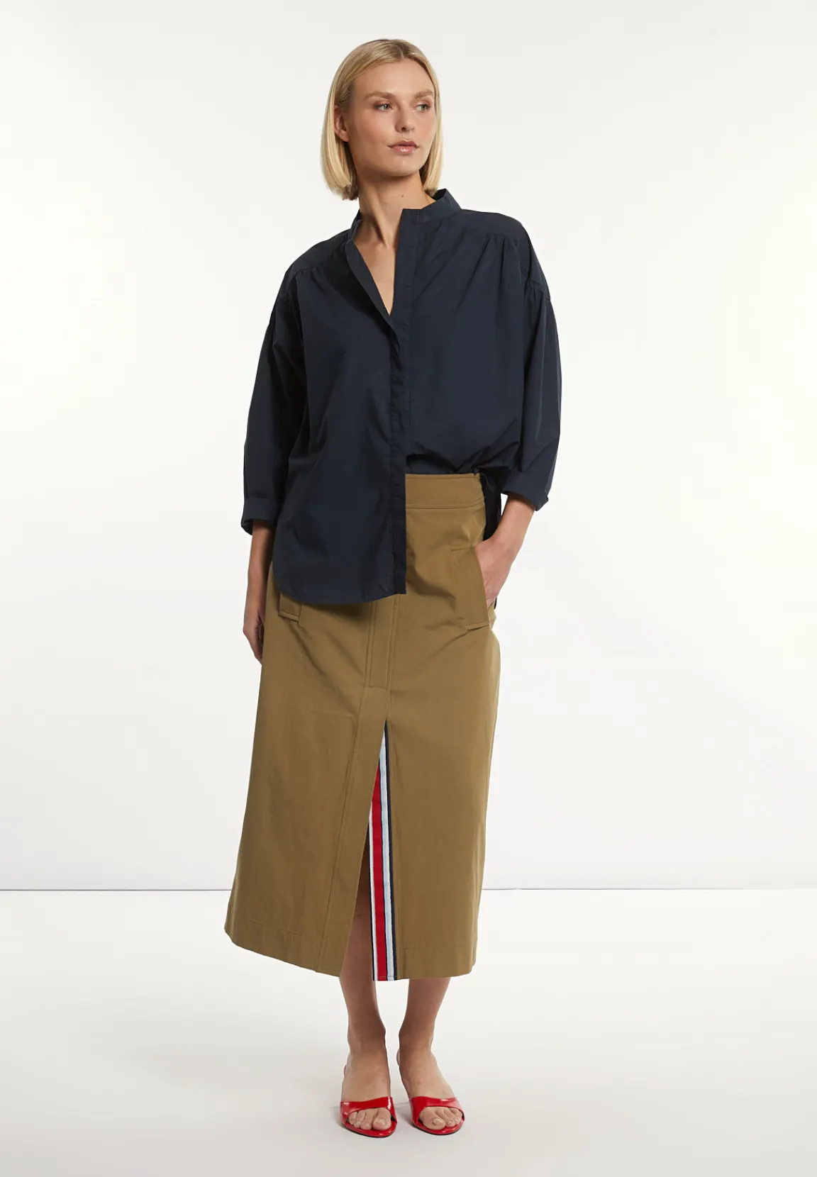 Best River Woods Katoenen effen oversized V-hals blouse navy -