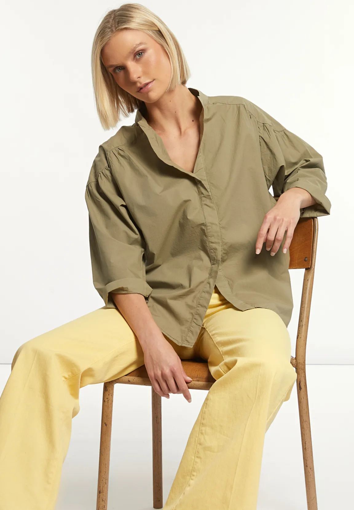Outlet River Woods Katoenen effen oversized V-hals blouse groen -