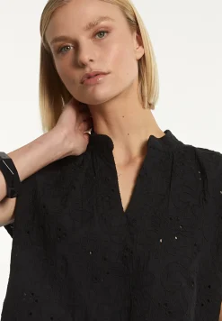Best River Woods Katoenen geborduurde V-hals blouse korte mouwen zwart -