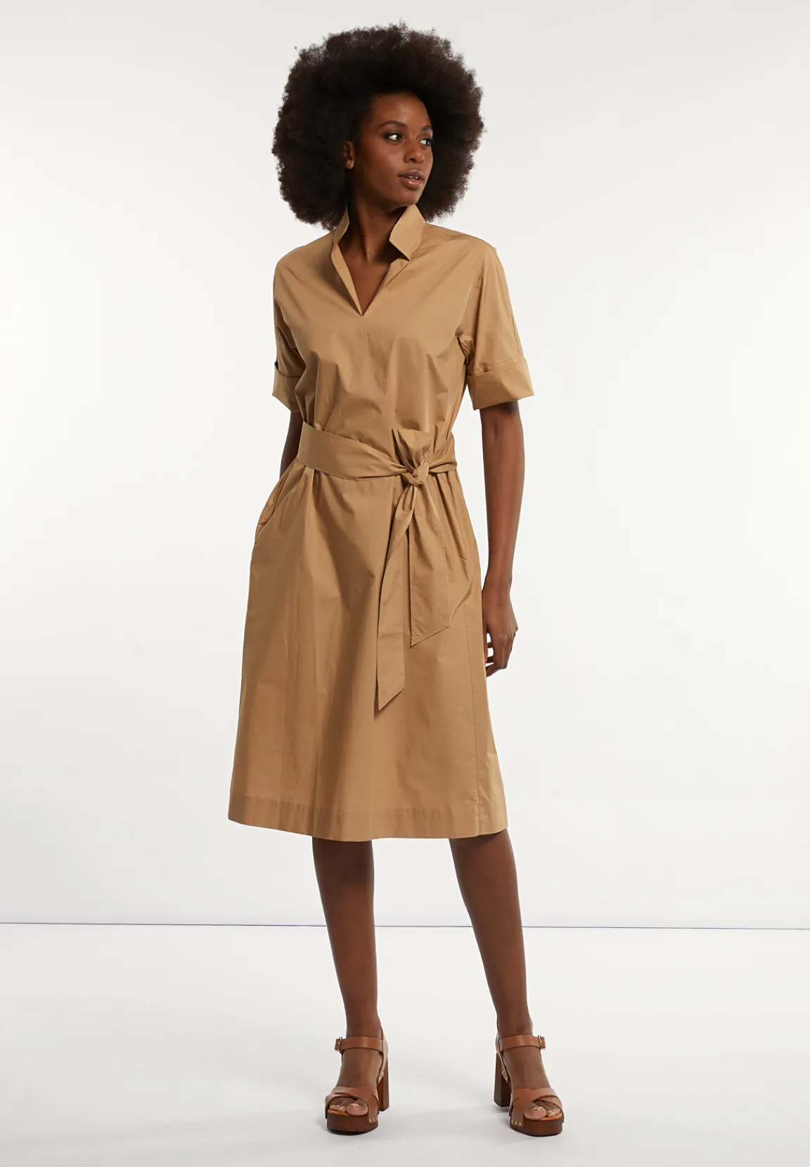 Clearance River Woods Katoenen jurk met riem elleboogmouwen camel -