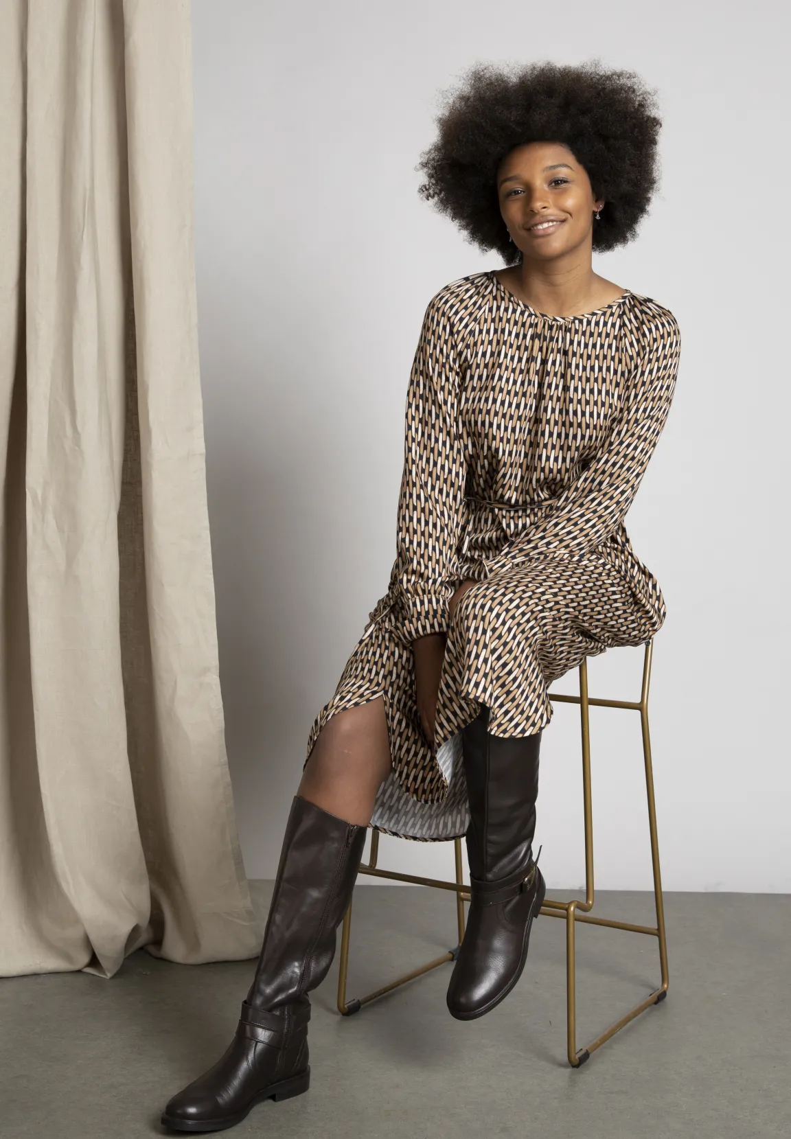 Hot River Woods Loszittende jurk in viscose in bruin -