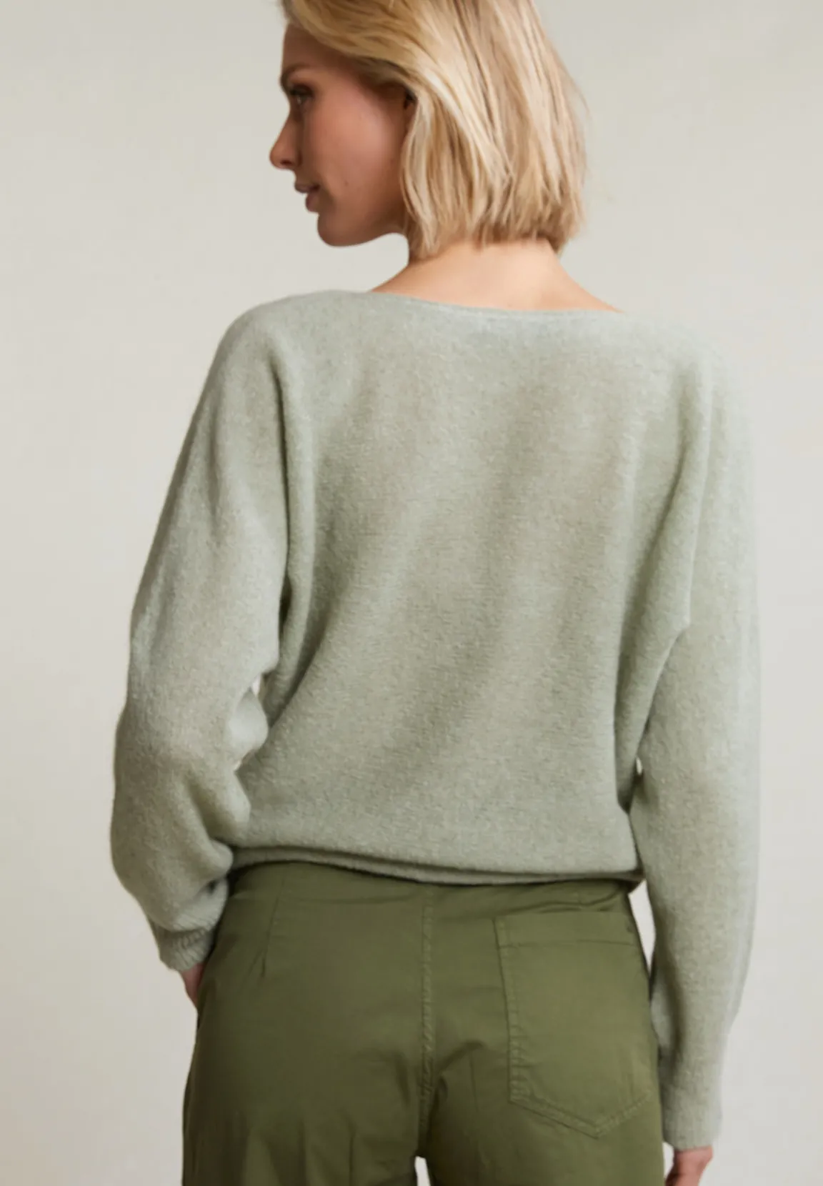 Hot River Woods Olijfgroene alpaca-zuivere scheerwol V-hals trui -