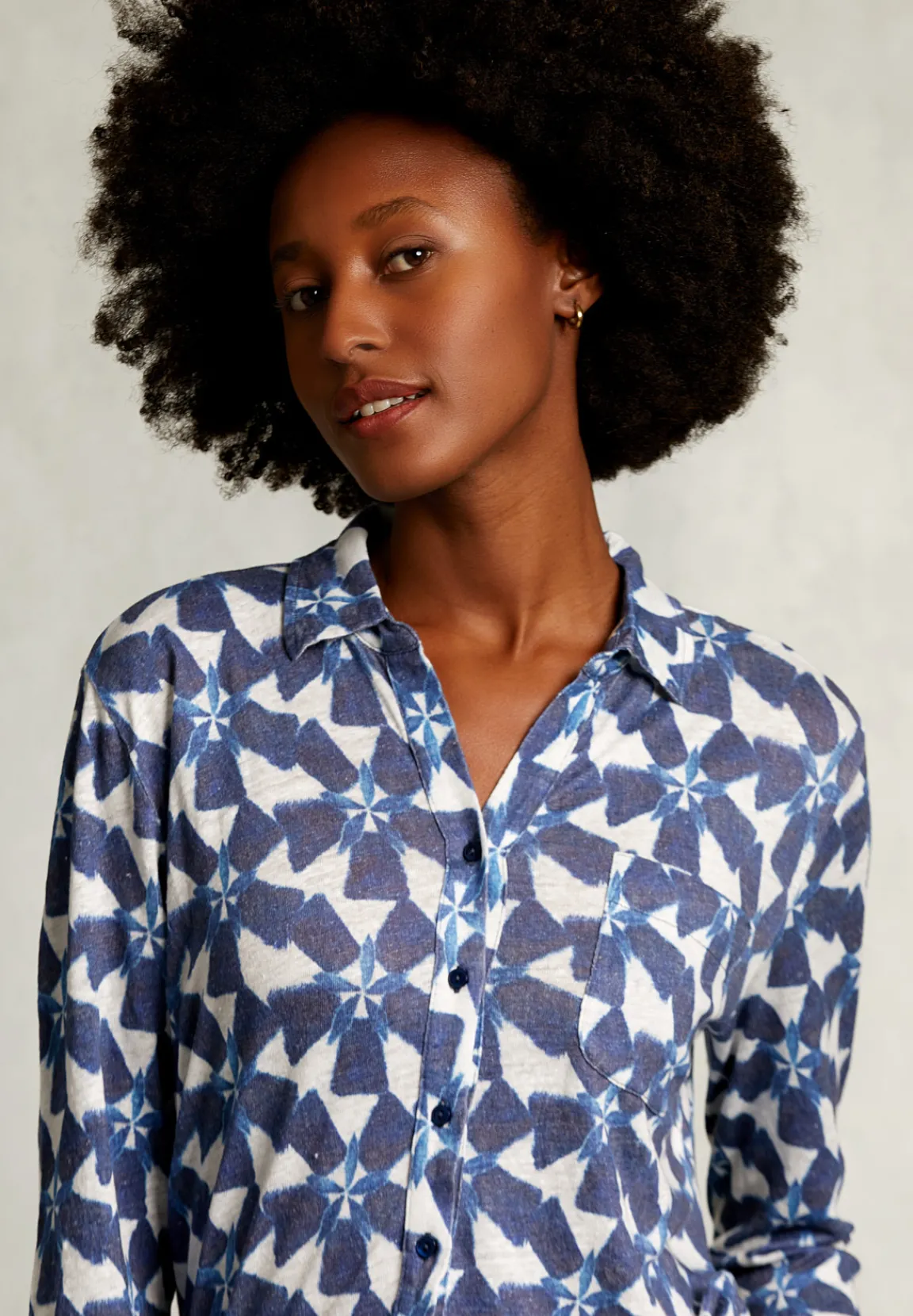 Sale River Woods Wit/blauwe linnen T-shirt met knopen -