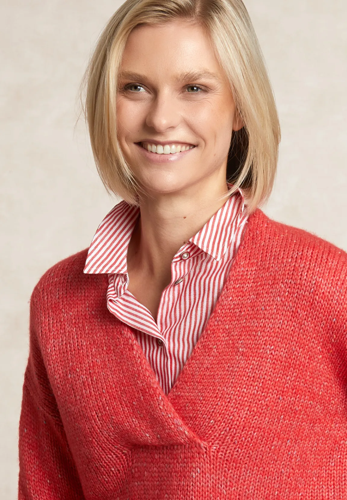 Fashion River Woods Wollen V-hals trui rood -